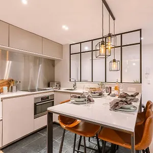 Stylish 50 Meters From The Belgique